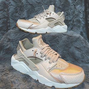 Women’s Nike Air Hurache